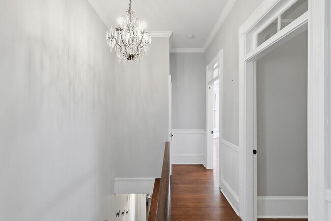 Building Photo - 109 E Park Ave