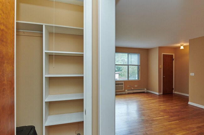 Building Photo - 1762 W Highland Ave