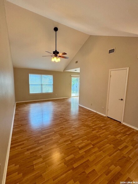 Building Photo - 263 Lohmann St
