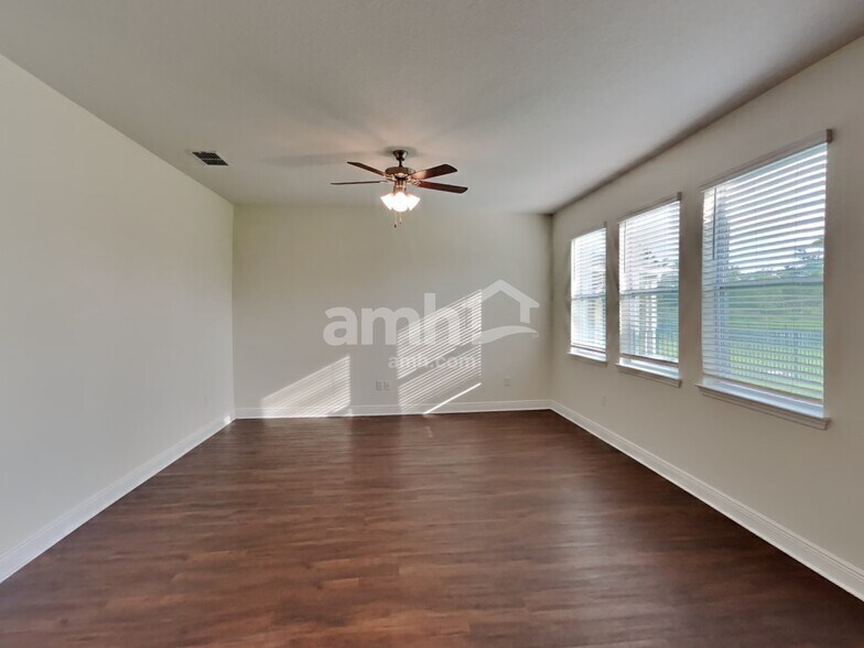 Building Photo - 20371 Calla Lily Dr