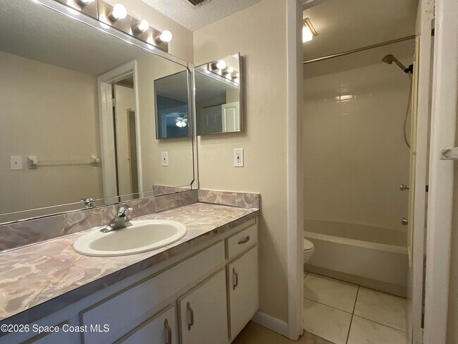 Building Photo - 435 Catamaran Dr