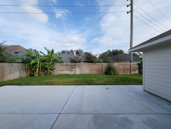 Building Photo - The perfect place to come home to! This be...