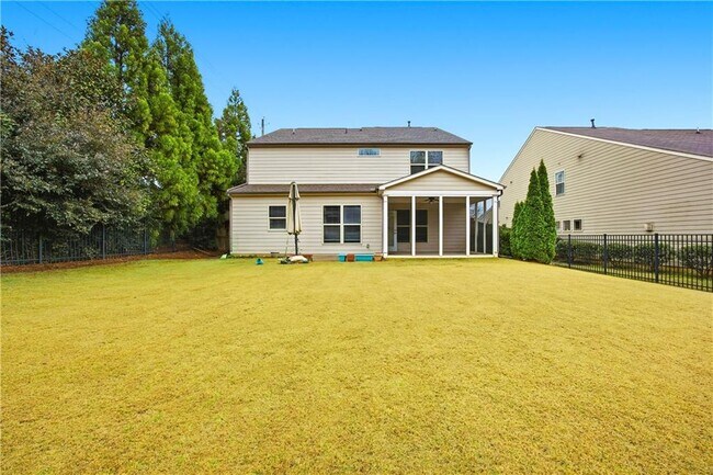 Building Photo - 2002 Blossom Hill Dr