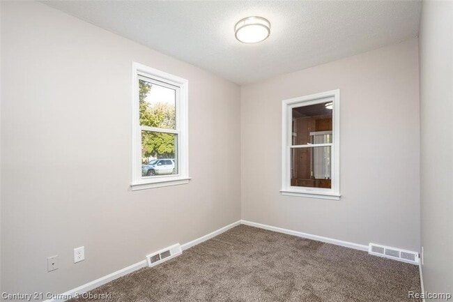 Building Photo - 26361 Parkington St