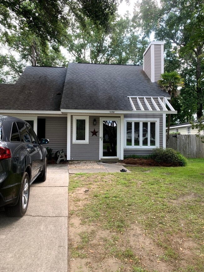 Primary Photo - 1450 Goblet Ave