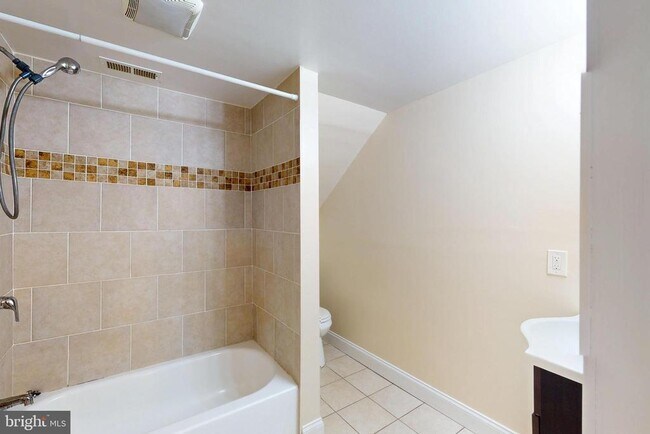 Building Photo - 8514 Chestnut Oak Rd