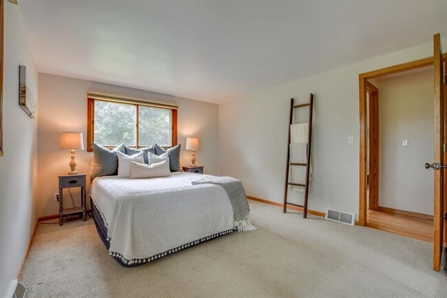 Building Photo - 6409-6411 Hammersley Rd Duplex