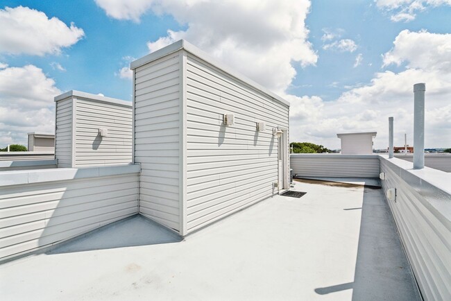 Building Photo - Modern 3-Bedroom Rental with Private Rooft...