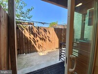 Building Photo - 1950 N Gratz St