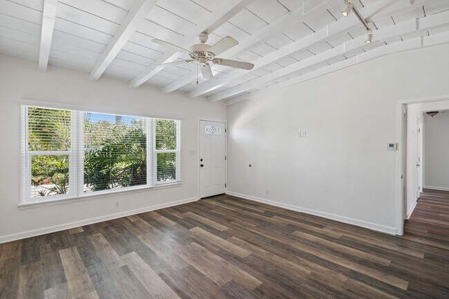Building Photo - 375 E 20th St