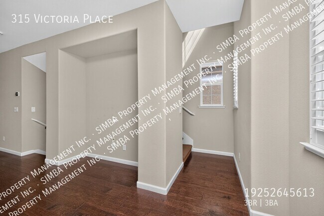 Building Photo - 315 Victoria Pl