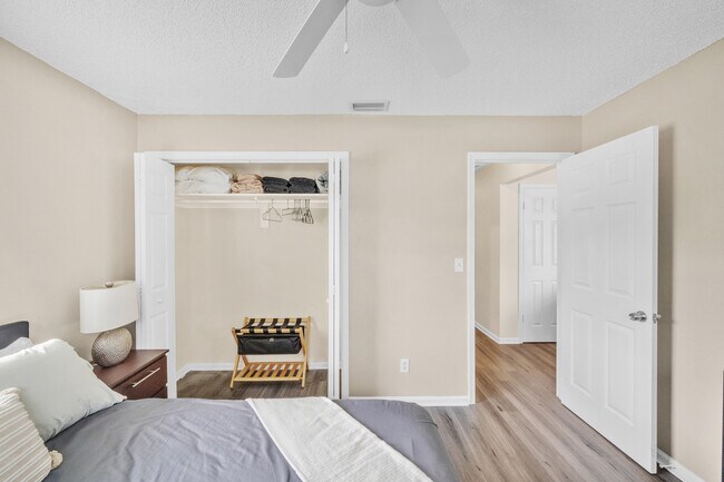 Building Photo - 1350 Riverside Cir