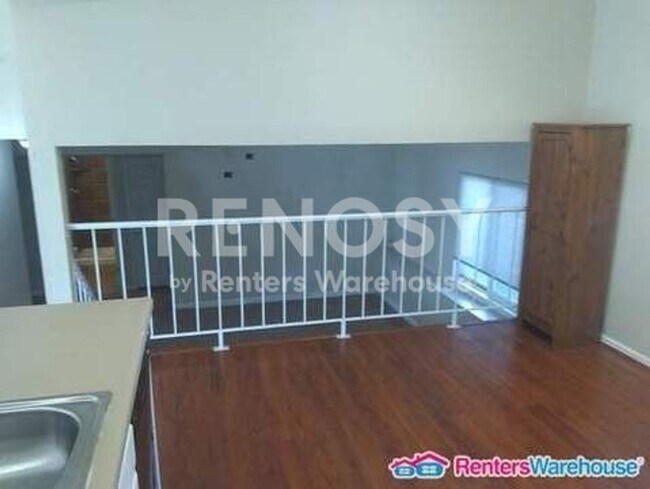 Building Photo - 11470 Jay St