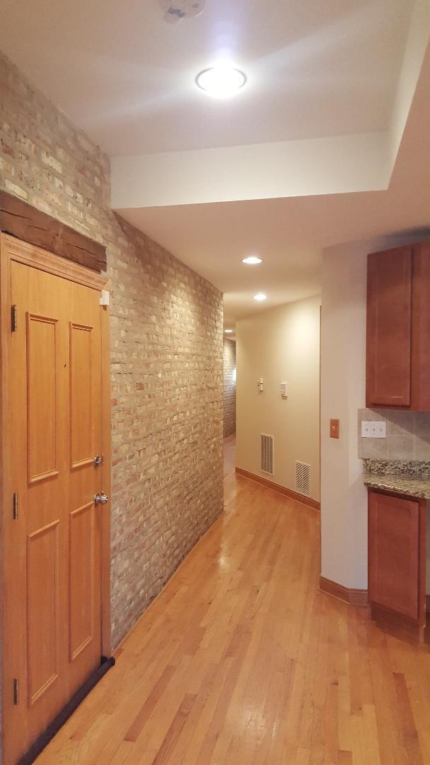 Building Photo - 5336 S Prairie Ave