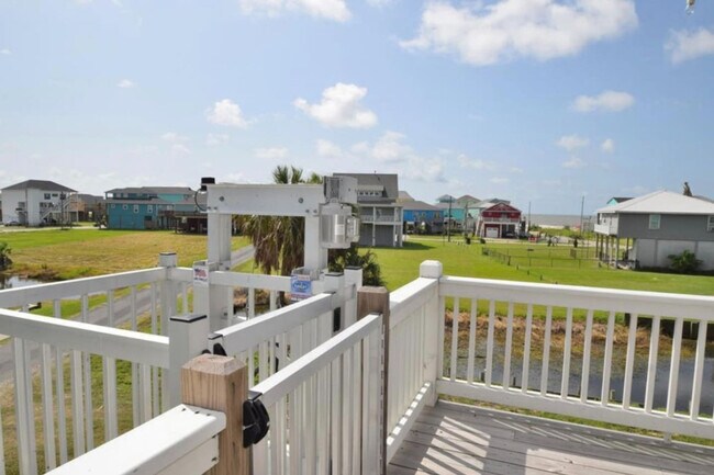 Building Photo - 939 Palm Ridge Dr