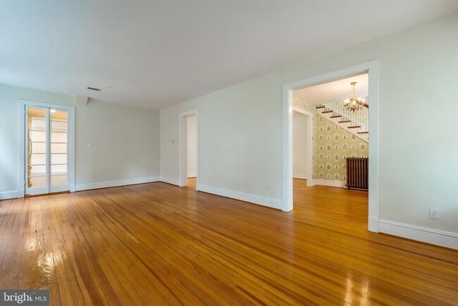 Building Photo - 3236 McKinley St NW