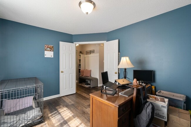 Building Photo - Corner lot 3 bed 2.5 bath with large fenced yard in Grove Park!