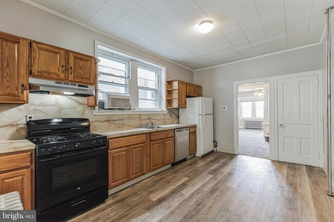 Building Photo - 427 Ripka St