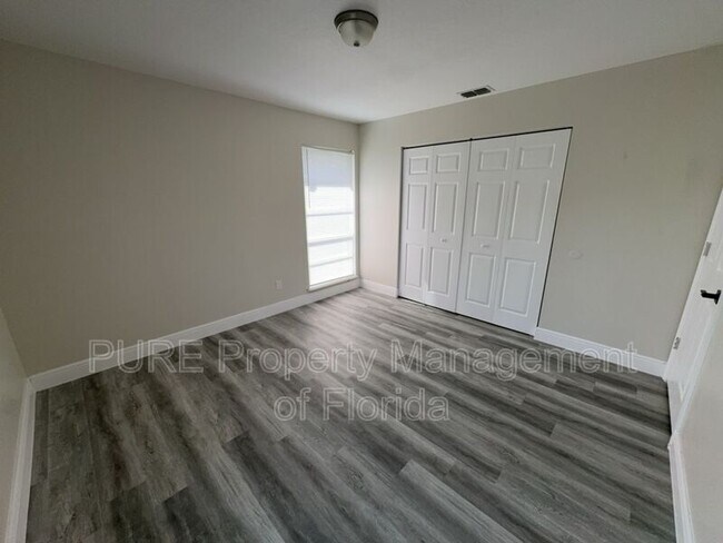 Building Photo - 5485 SE 30th Pl