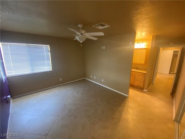 Building Photo - 8436 Palmada Dr