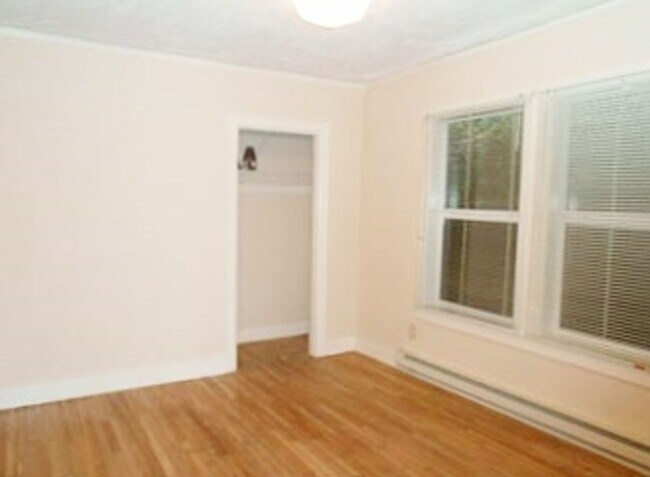 Building Photo - Cottage Cutie in John's Landing: HWs, Big ...
