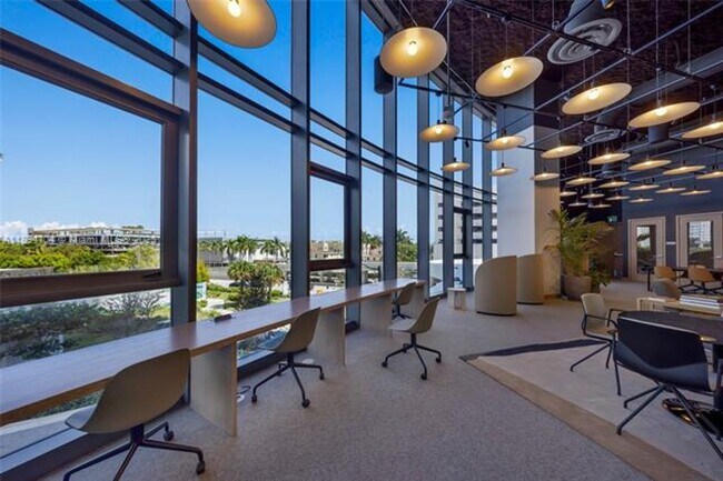 Building Photo - 500 Alton Rd