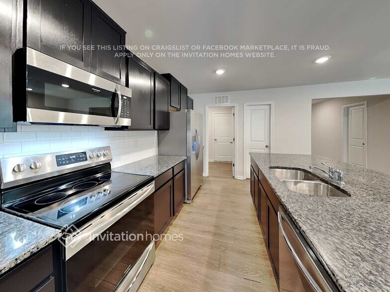 Building Photo - 5213 Cameron Cmns Pkwy