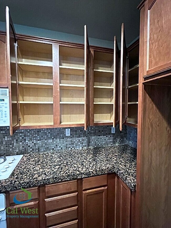 Building Photo - $3995 - 3 Bed/2.5 Bath Two Story Home in D...