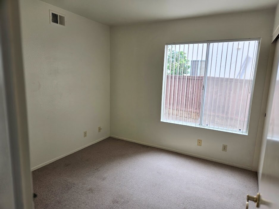 Building Photo - 12445 Salmon River Rd