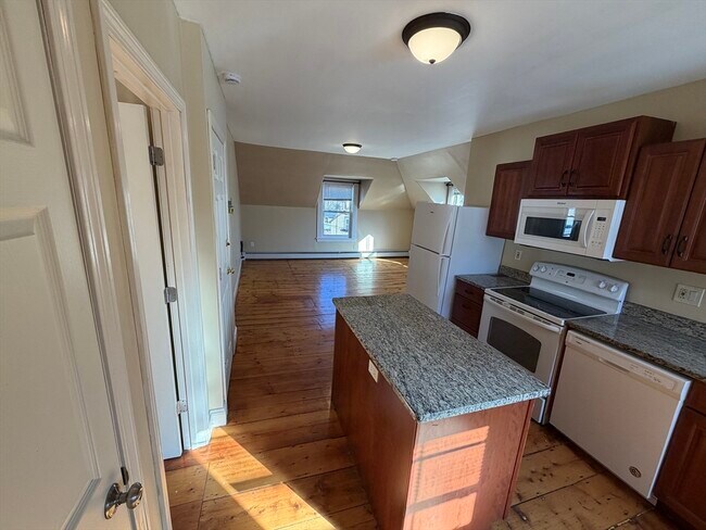 Building Photo - 91 Nason St