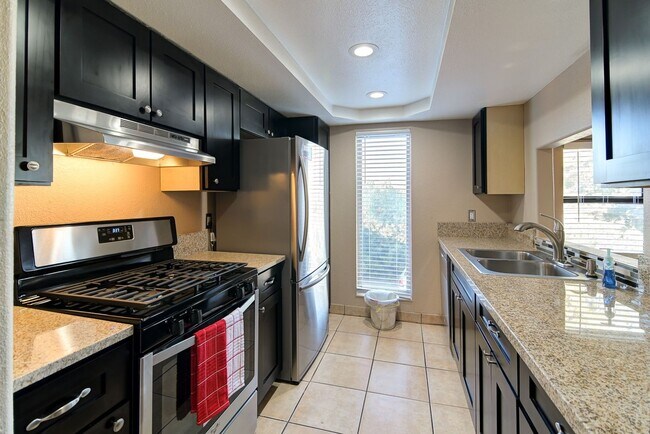 Primary Photo - 1440 E Vegas Valley Dr