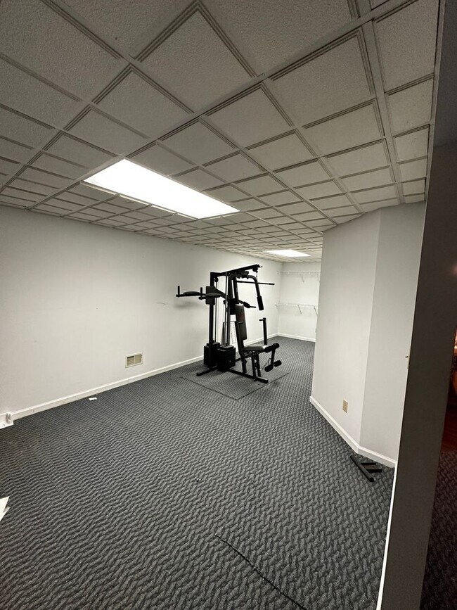 Building Photo - 1250-1254 Evans City Rd