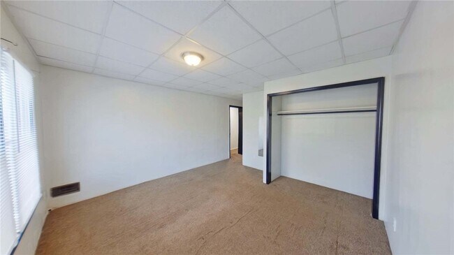 Building Photo - 1083 Dewey Ave