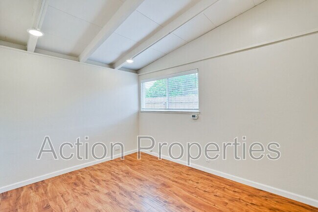 Building Photo - 1343 Torrance Ave