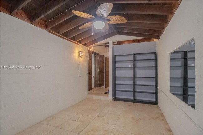 Building Photo - 3722 Royal Palm Ave