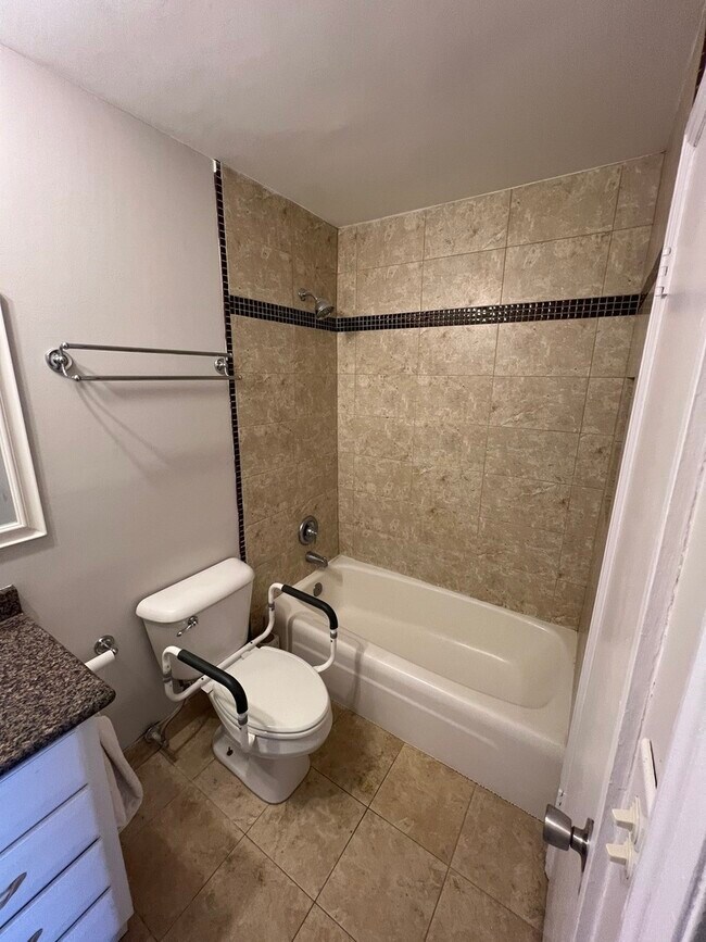 Building Photo - 5000 Carriage Way Dr