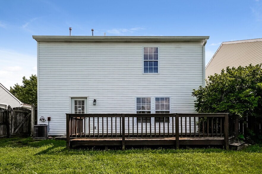 Building Photo - 142 Declaration Dr