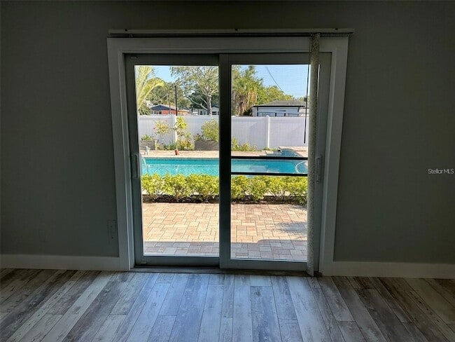 Building Photo - 440 50th Ave N