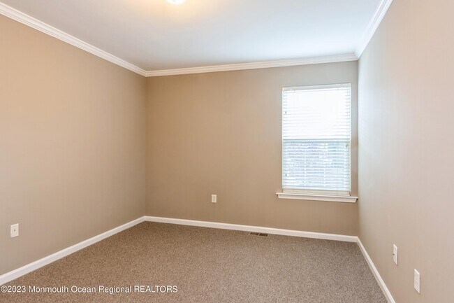 Building Photo - 34 Chimney Ct