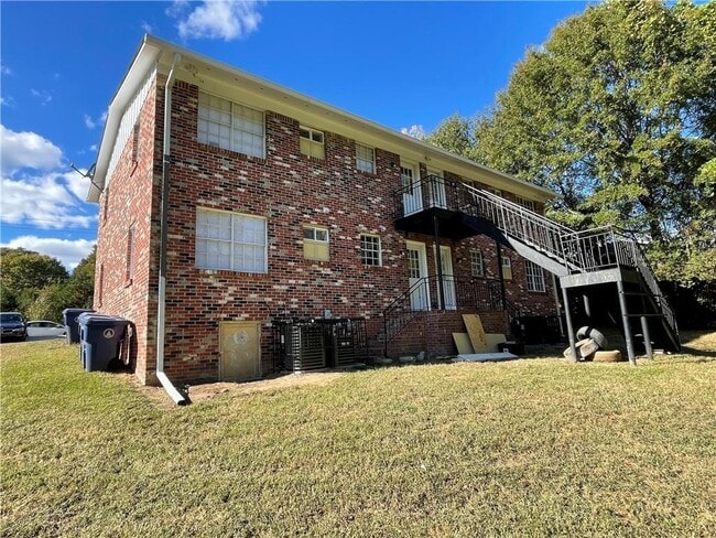 Building Photo - 259 Stone Mountain St