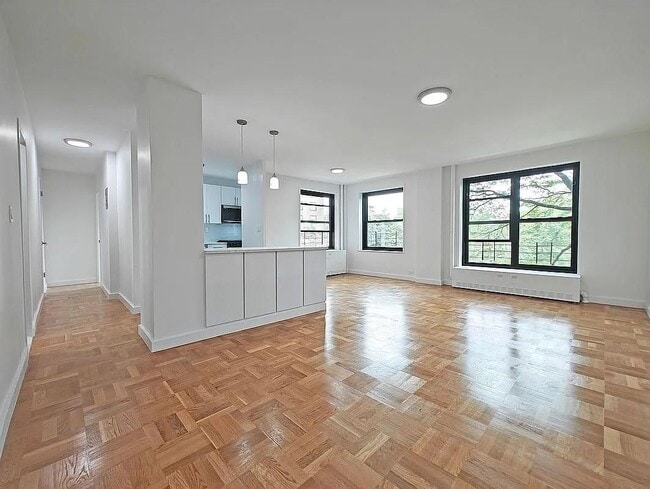 Building Photo - 210 Clinton Ave