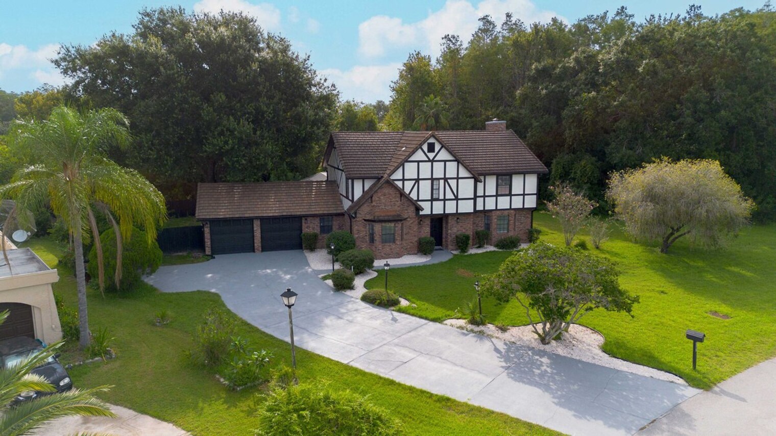 Building Photo - 2540 Albany Dr