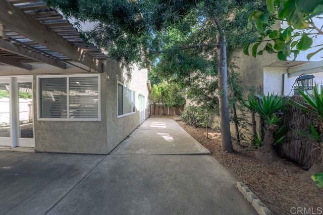 Building Photo - 10670 Esmeraldas Dr