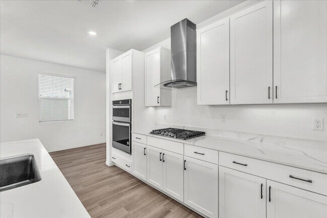 Building Photo - Gorgeous Five Bedroom in the SW! Solar panels!