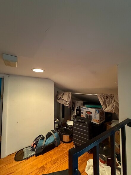 Building Photo - 62 Ridgemont St