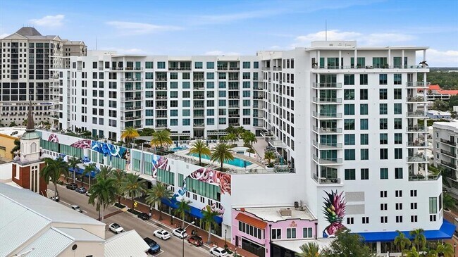 Building Photo - 111 S Pineapple Ave