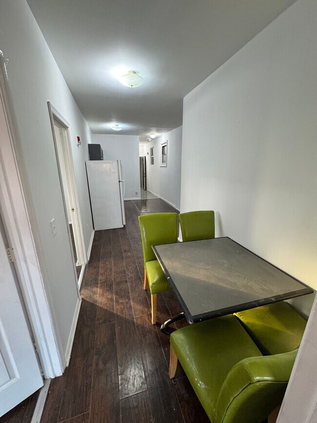 Building Photo - Inspected and Approved 3 Bedroom 1 Bath in Trenton