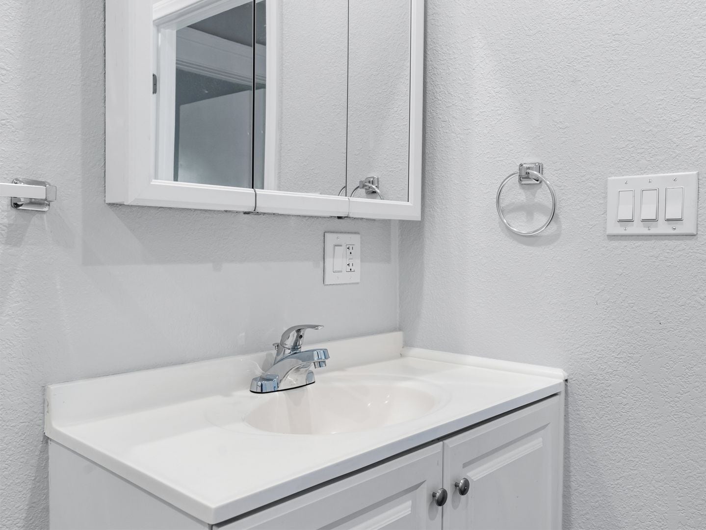 Building Photo - 1926 Lime Ave