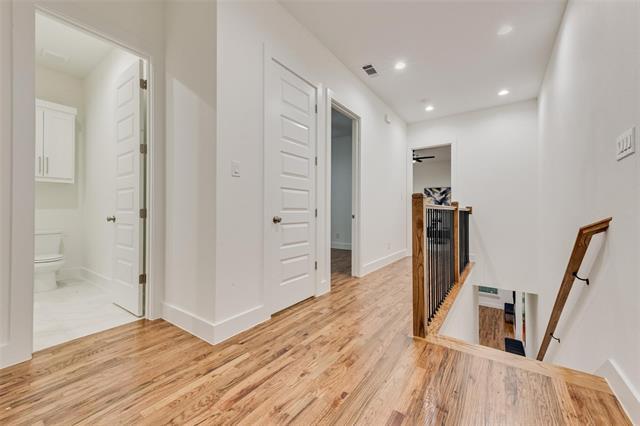 Building Photo - 217 W Yarmouth St