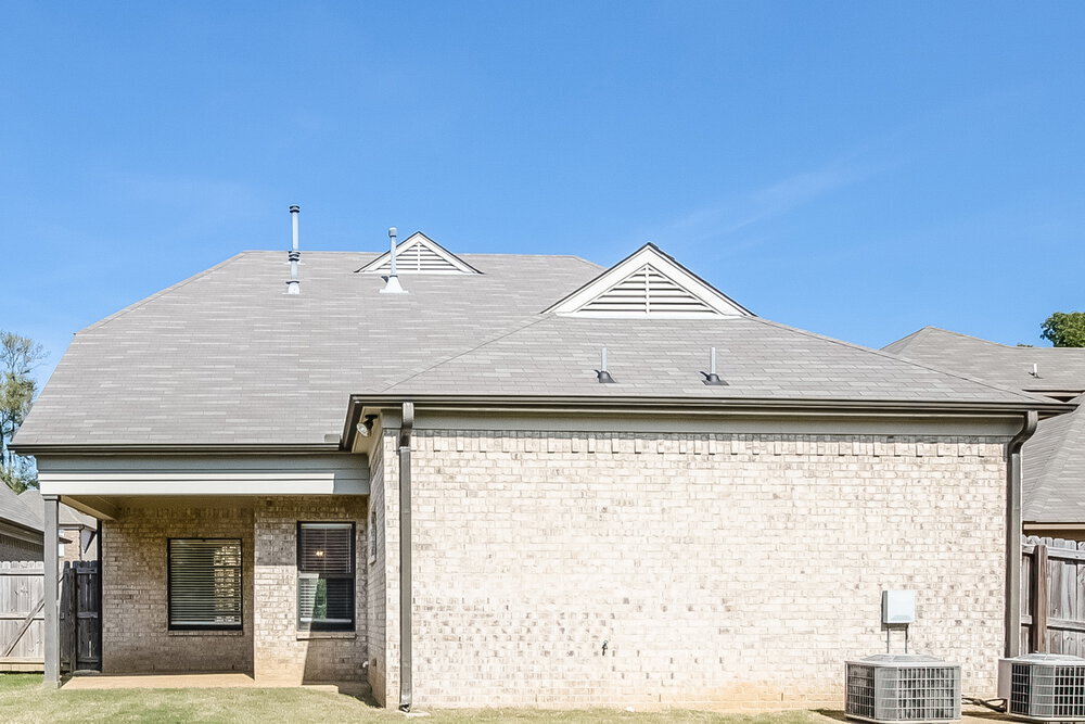 Building Photo - 450 Garden Springs Dr